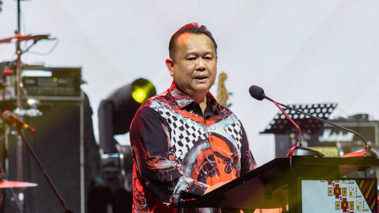 Kepimpinan Abang Johari umpama ‘kek lapis kemajuan’ – Alexander