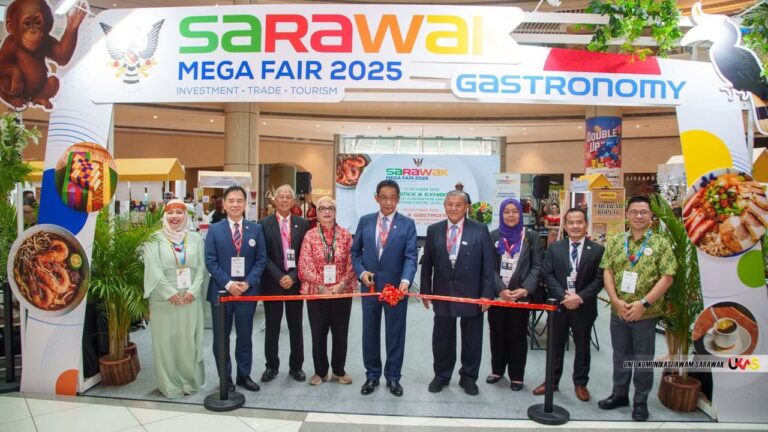 Keunikan Sarawak daya tarikan pelancong