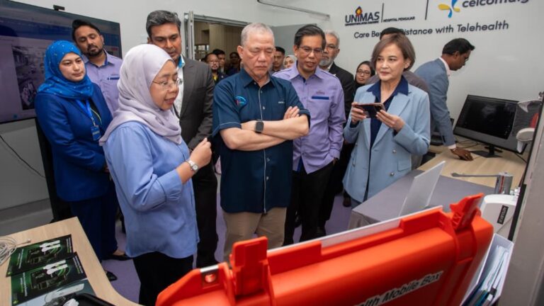 Perkongsian strategik UNIMAS, CelcomDigi sebarluaskan penjagaan kesihatan