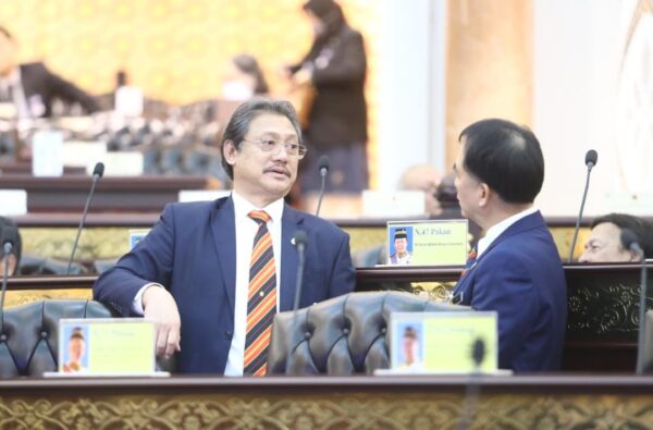 Sarawak pacu mobiliti rendah karbon, cukai jalan EV turun 85% 2026