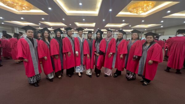 UNIMAS raikan kohort pertama graduan Sarjana Pendidikan FPBK