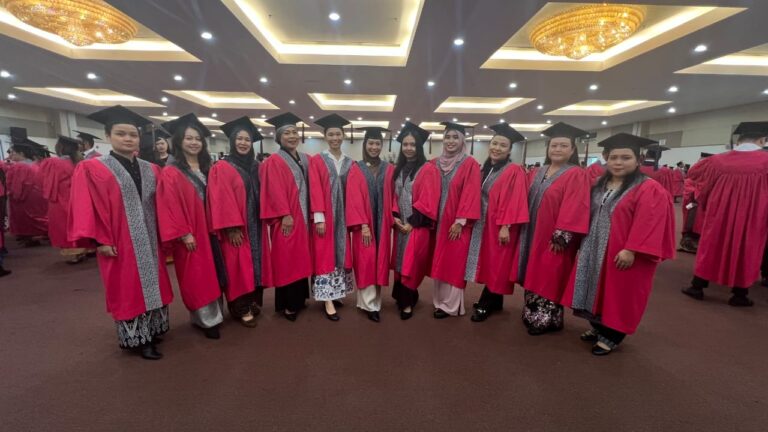 UNIMAS raikan kohort pertama graduan Sarjana Pendidikan FPBK