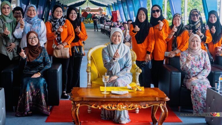 TYT, Toh Puan meriahkan Karnival Medan Niaga Satok