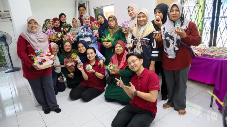 UNIMAS, MOF lawat projek Komuniti @ UniMADANI