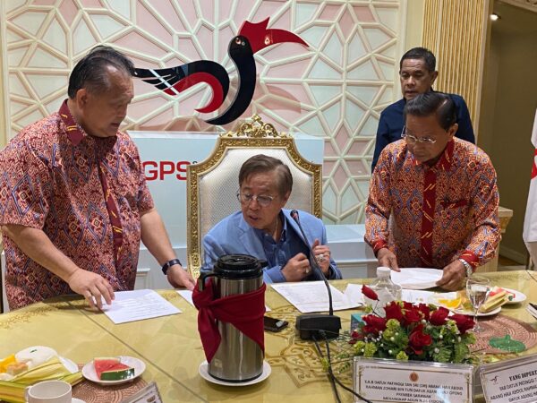 Kejayaan program Parti PBB diperjelaskan pada ahli