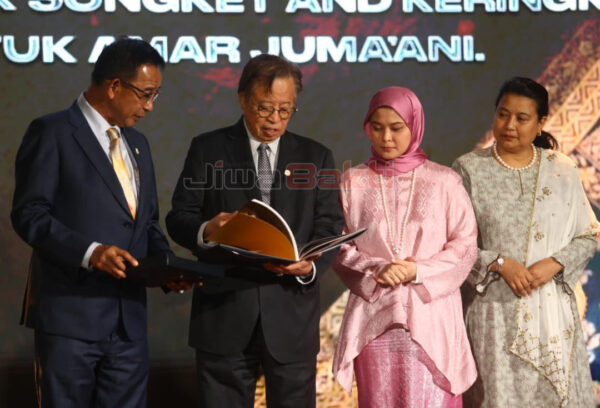 Legasi Juma’ani diabadikan dalam buku Songket–Keringkam