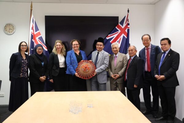 Sarawak, Australia perkukuh hubungan kerjasama antarabangsa