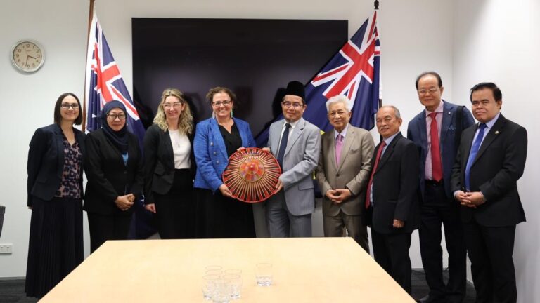 Sarawak, Australia perkukuh hubungan kerjasama antarabangsa