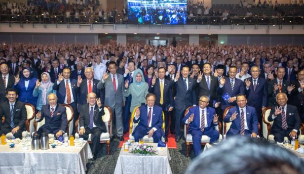 Dedikasi kakitangan awam pacu kejayaan Sarawak
