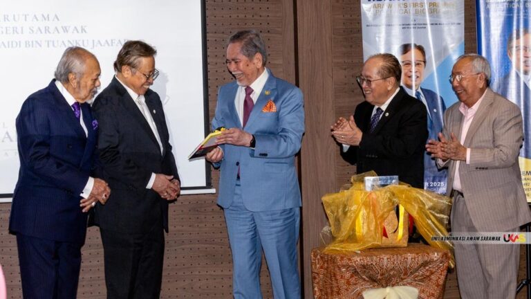 Biografi ‘Abang Johari: Sarawak’s First Premier’ dilancar