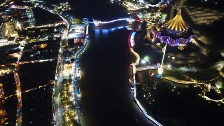 Cahaya Jalur Gemilang hiasi bandar raya Kuching, tanda sokongan Sukan SEA 2027