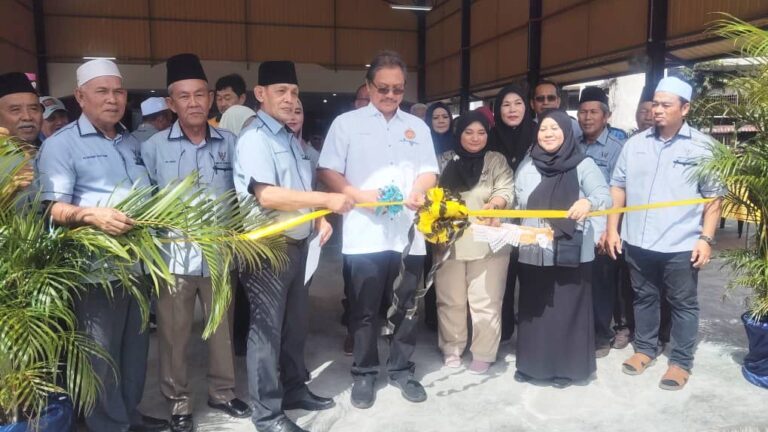 Dewan Kampung Tabuan Hilir dinama Dewan Datuk Dr Hazland