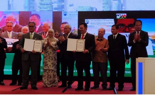 Sarawak maju industri hijau, alam terpelihara
