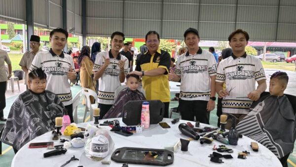 Sumbangan keperluan sekolah ringankan beban ibu bapa