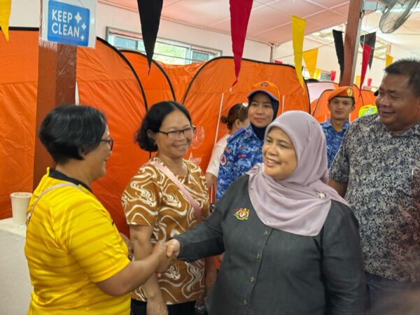 Rubiah tinjau tiga PPS di Kota Samarahan