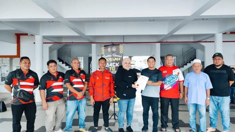 Pelajar manfaatkan program gunting rambut percuma