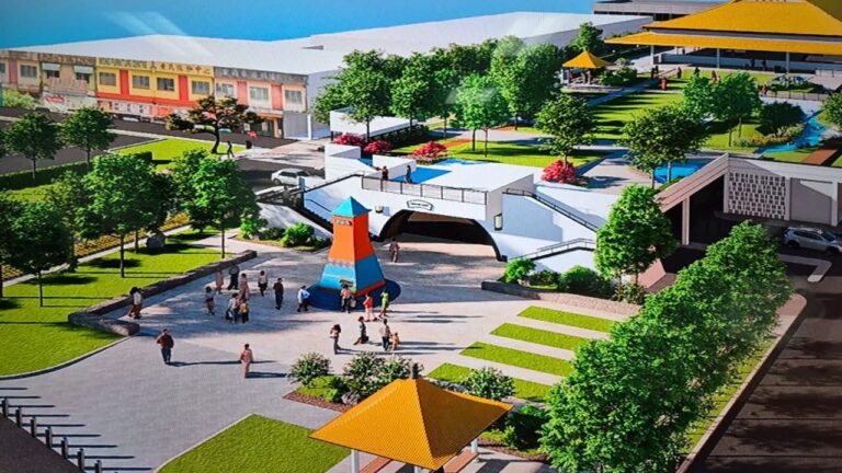 Town Square modenkan Saratok