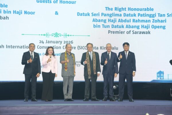 Sarawak tambah penjanaan elektrik melalui projek hidroelektrik, solar