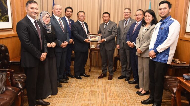 Taklimat operasi AirBorneo kepada Kerajaan Sabah