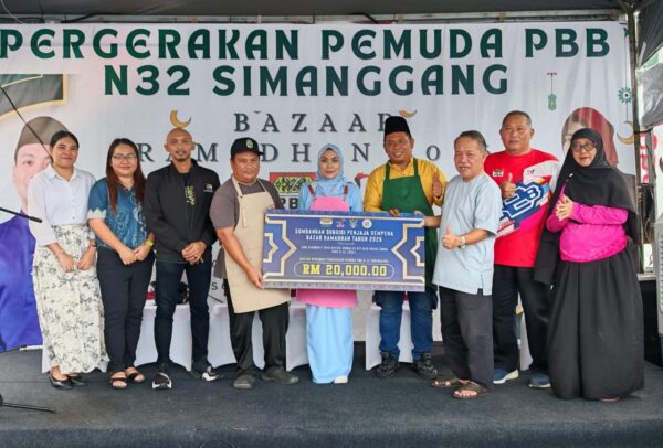 Peniaga Bazar Ramadan Pemuda Parti PBB Cawangan Simanggang dapat insentif