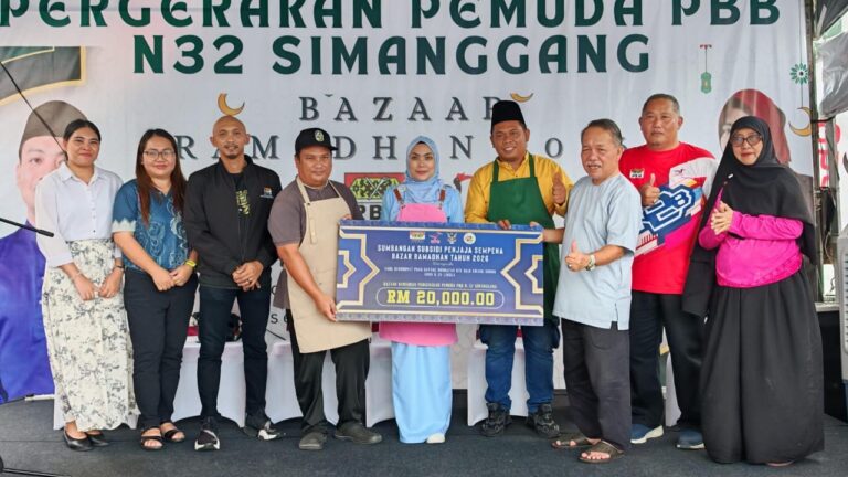 Peniaga Bazar Ramadan Pemuda Parti PBB Cawangan Simanggang dapat insentif