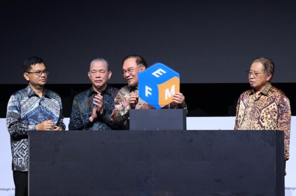 Anwar puji kepimpinan Premier terajui teknologi baharu