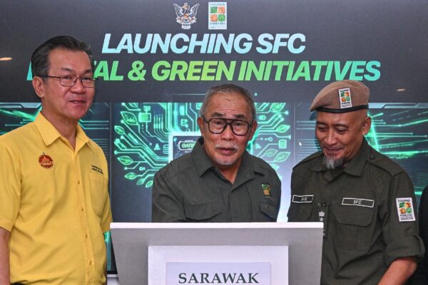 Bersama bangun, perkukuhkan FORESIGHT AI