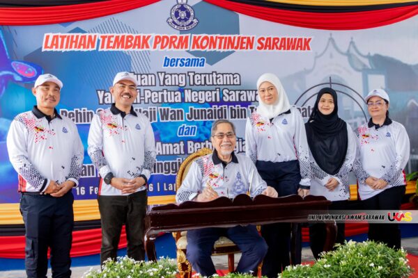 TYT, isteri sertai latihan menembak PDRM Kontinjen Kuching