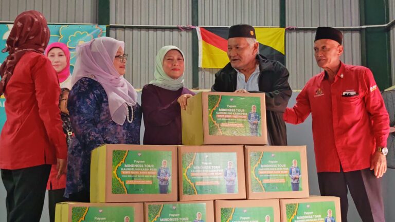 Ringankan beban, 600 penerima zakat Parlimen Santubong terima bantuan