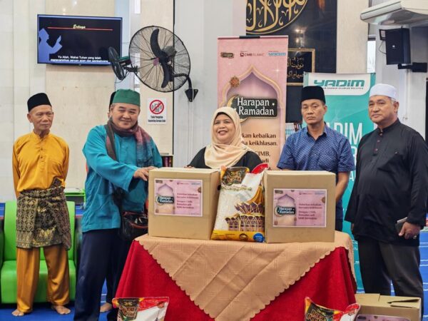 Sumbangan bakul makanan Ramadan bantu golongan memerlukan