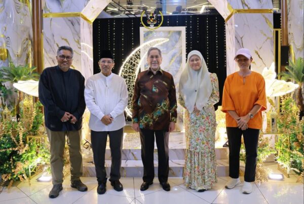 TYT, Toh Puan tinjau keperluan Ramadan di Majma Mall