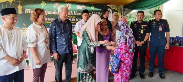1,086 penerima bantuan kebajikan terima sumbangan Sejambak Kasih Aidilfitri