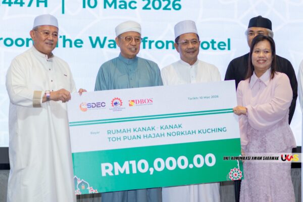 Abg Johari santuni pusat kebajikan dalam majlis berbuka puasa