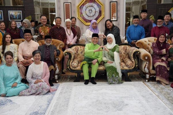 TYT, isteri sampaikan bantuan program LIFE