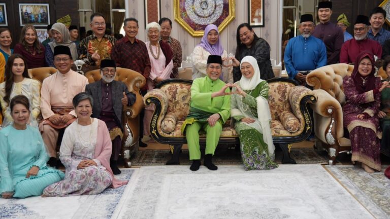 TYT, isteri sampaikan bantuan program LIFE