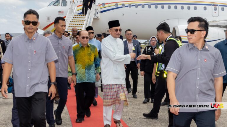 PM Anwar tiba di Kuching bagi lawatan kerja rasmi