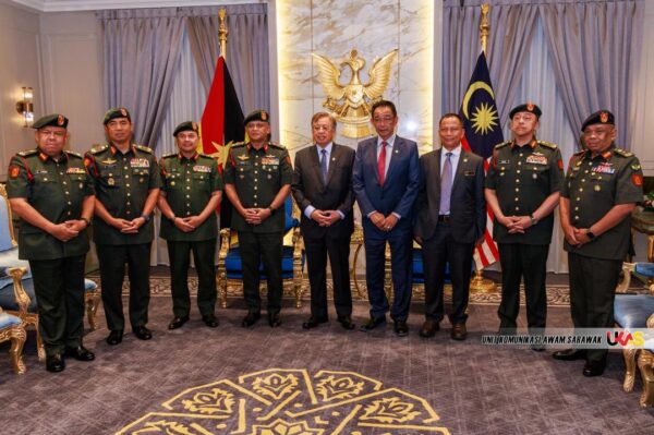 Premier terima kunjungan hormat Panglima Tentera Darat, Naib Canselor UTS