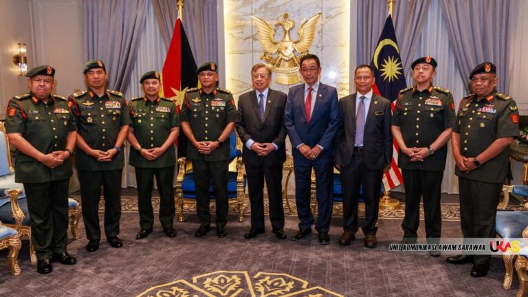 Premier terima kunjungan hormat Panglima Tentera Darat, Naib Canselor UTS