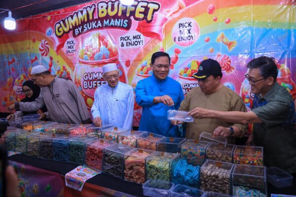 Bazar Aidilfitri Satok tumpuan pengunjung