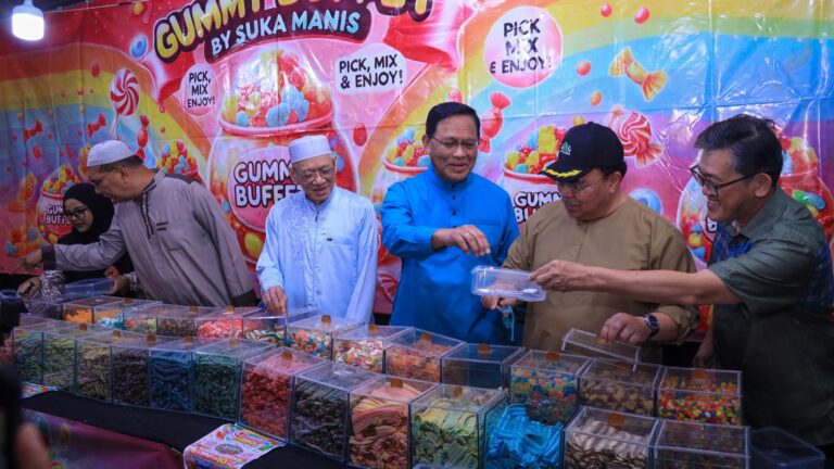 Bazar Aidilfitri Satok tumpuan pengunjung