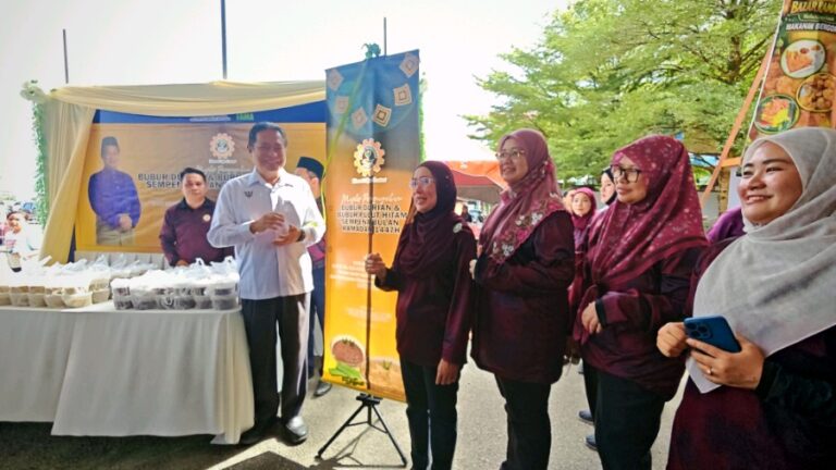 BAKIS Jabatan Pertanian Sarawak agih bubur durian, bubur pulut hitam