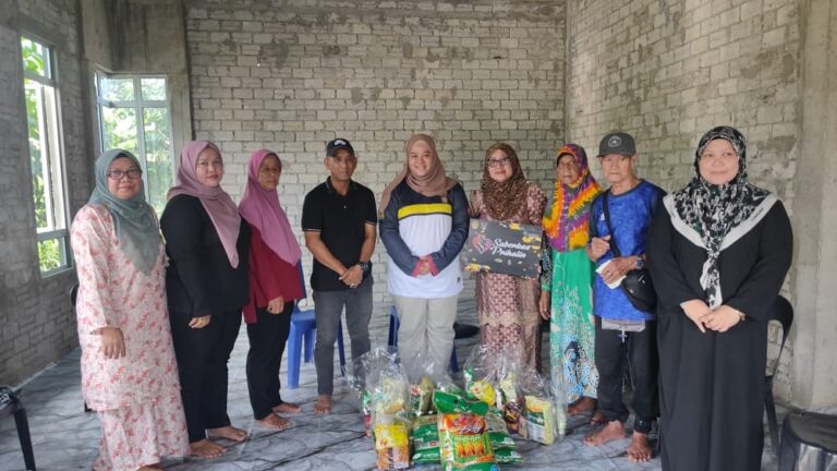 Kebajikan golongan sasar diutama, 100 penerima terima bakul makanan