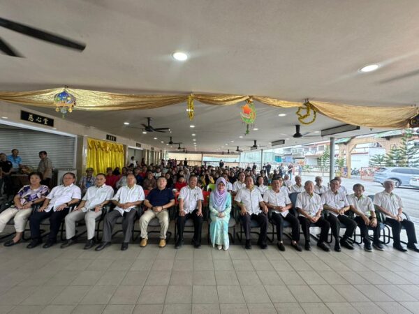 Sumbangan Aidilfitri lambang semangat perpaduan Sarawak