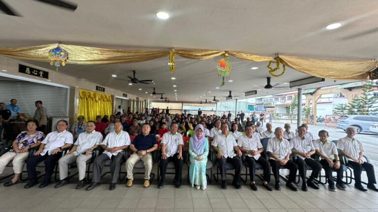 Sumbangan Aidilfitri lambang semangat perpaduan Sarawak
