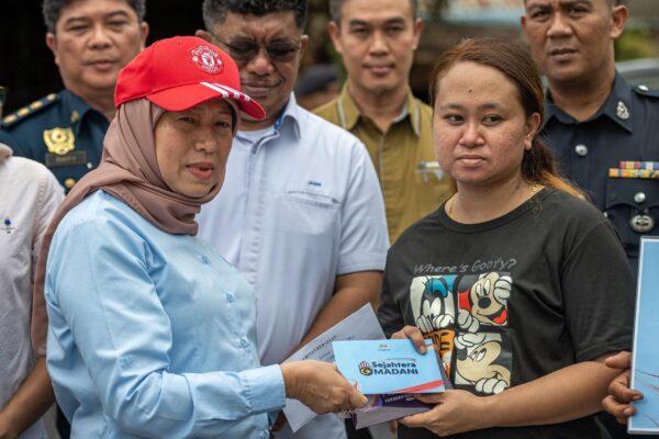 Mangsa Kebakaran Kampung Buntal dibantu, pembinaan semula rumah dibincang