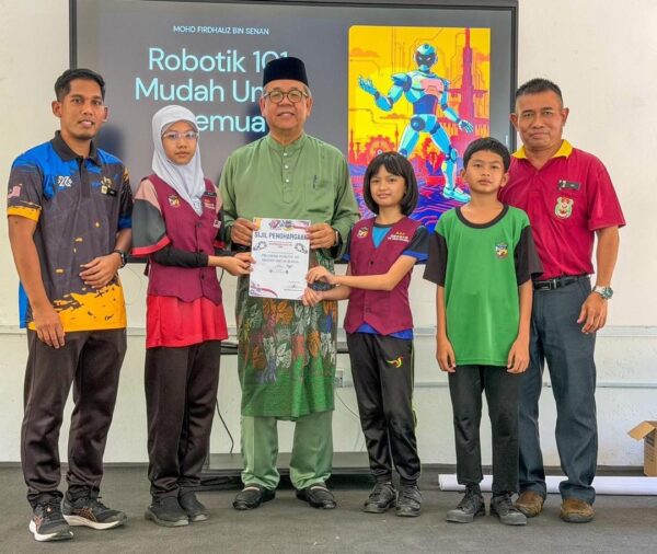 Program Robotik 101 dedah teknologi robotik di sekolah Parlimen Igan