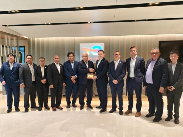 Kerjasama strategik bangunkan ekonomi Sarawak