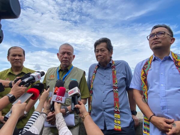 Solar terapung jana 50mw tenaga tambahan – Fadillah