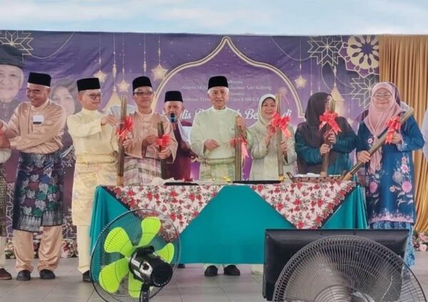 Kemudahan Pusat Penjaja Kabong dinaik taraf