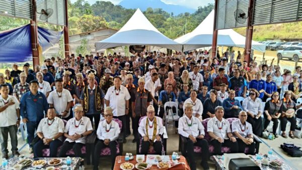 Naik taraf jalan raya beri manfaat pada penghuni rumah panjang